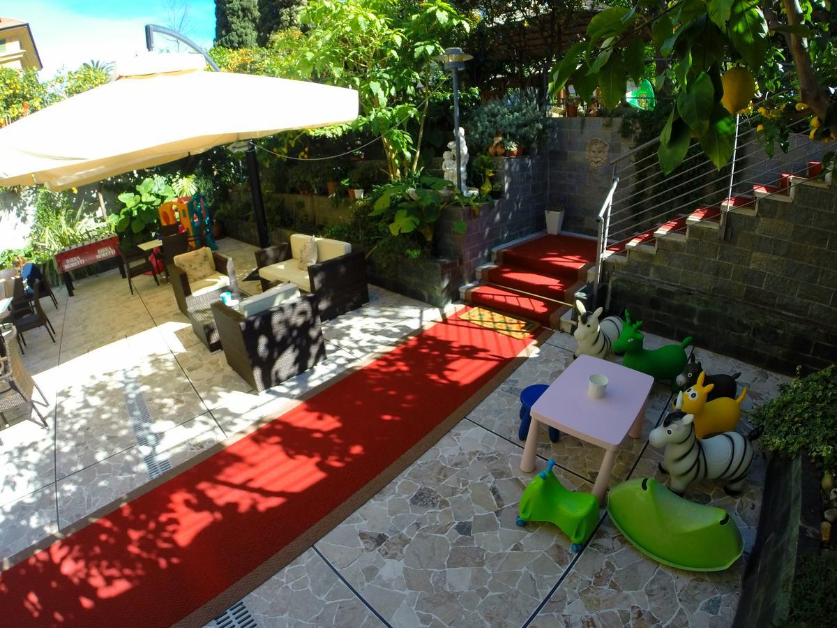 Hotel Villa Delibera Varazze Kültér fotó