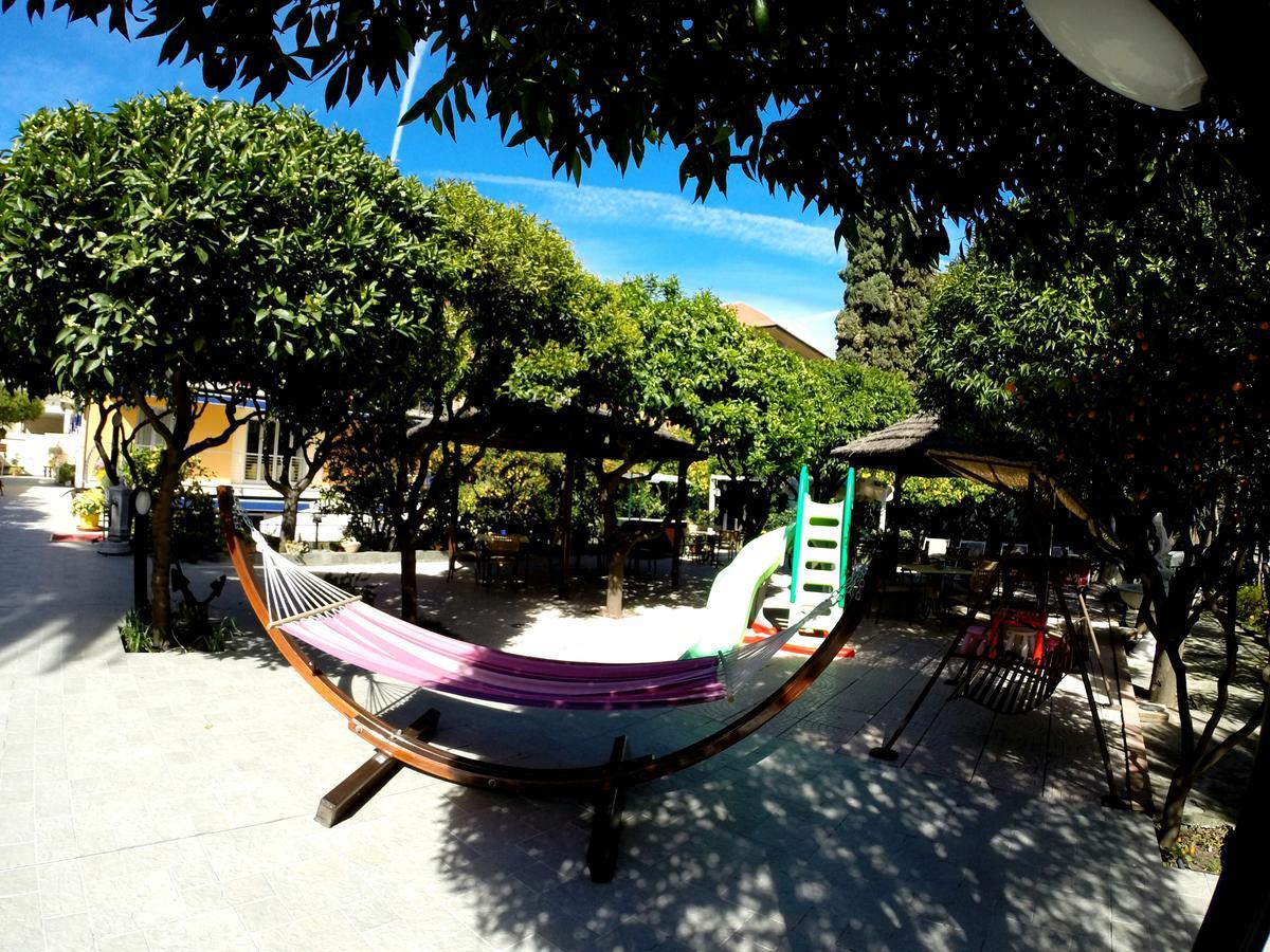Hotel Villa Delibera Varazze Kültér fotó