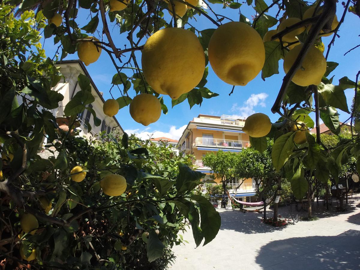 Hotel Villa Delibera Varazze Kültér fotó
