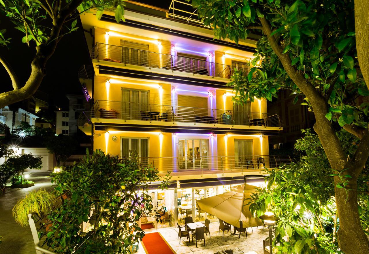 Hotel Villa Delibera Varazze Kültér fotó