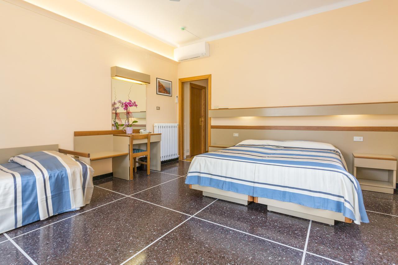 Hotel Villa Delibera Varazze Kültér fotó