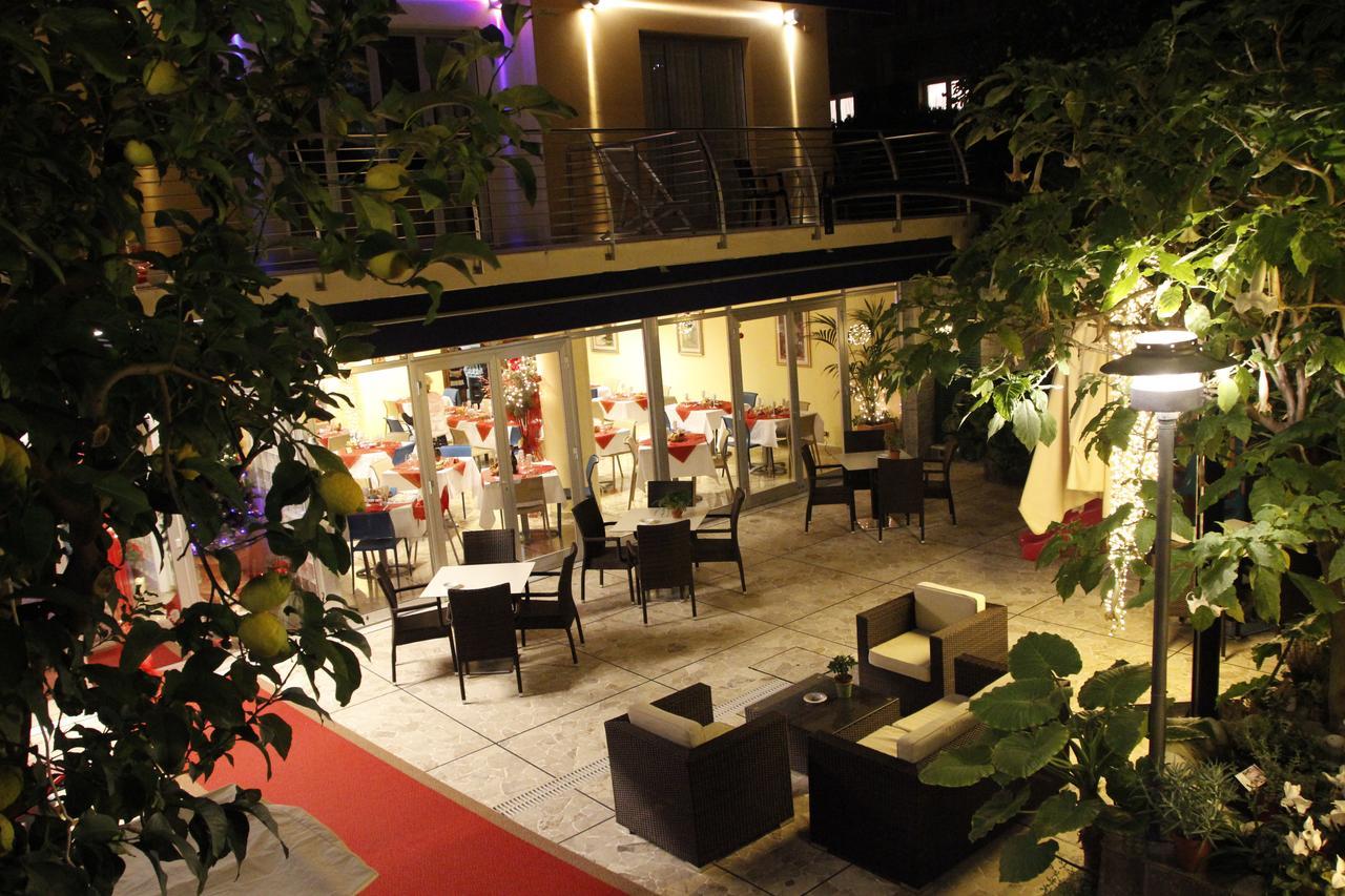 Hotel Villa Delibera Varazze Kültér fotó